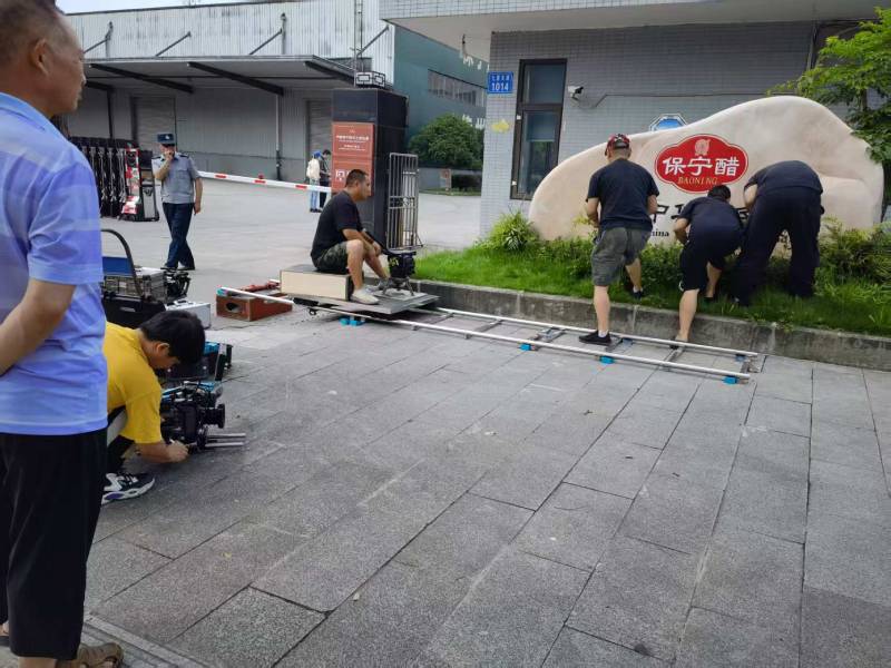 格尔木市广告片拍摄公司核心优势：全流程服务，让品牌广告片省心更出彩